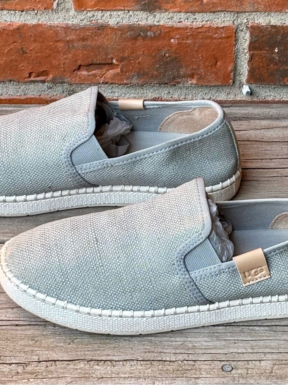 UGG Luciah Slip Ons Sneakers Loafers Sz 9
